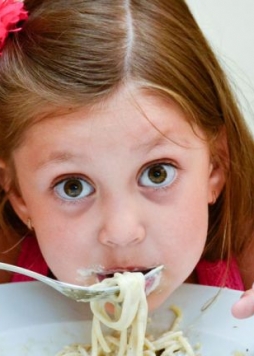 Năm quy tắc dành cho những đứa trẻ biếng ăn, kén ăn
