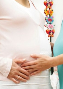 Sự thật về cú đạp của bé yêu