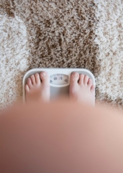 Tăng cân nhiều khi mang thai, con vẫn suy dinh dưỡng, tại sao?