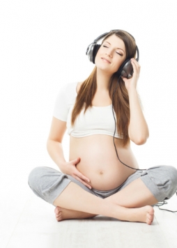 ‘Thông điệp’ bé yêu gửi mẹ sau mỗi cú đạp