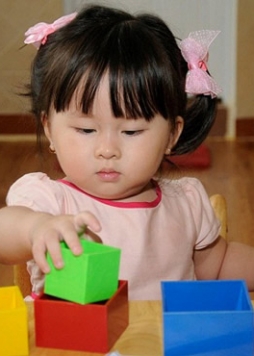 Trò chơi kích thích phát triển trí não cho trẻ tập đi